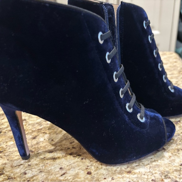 Enzo Angiolini velvet bootie. Worn once - Picture 3 of 4
